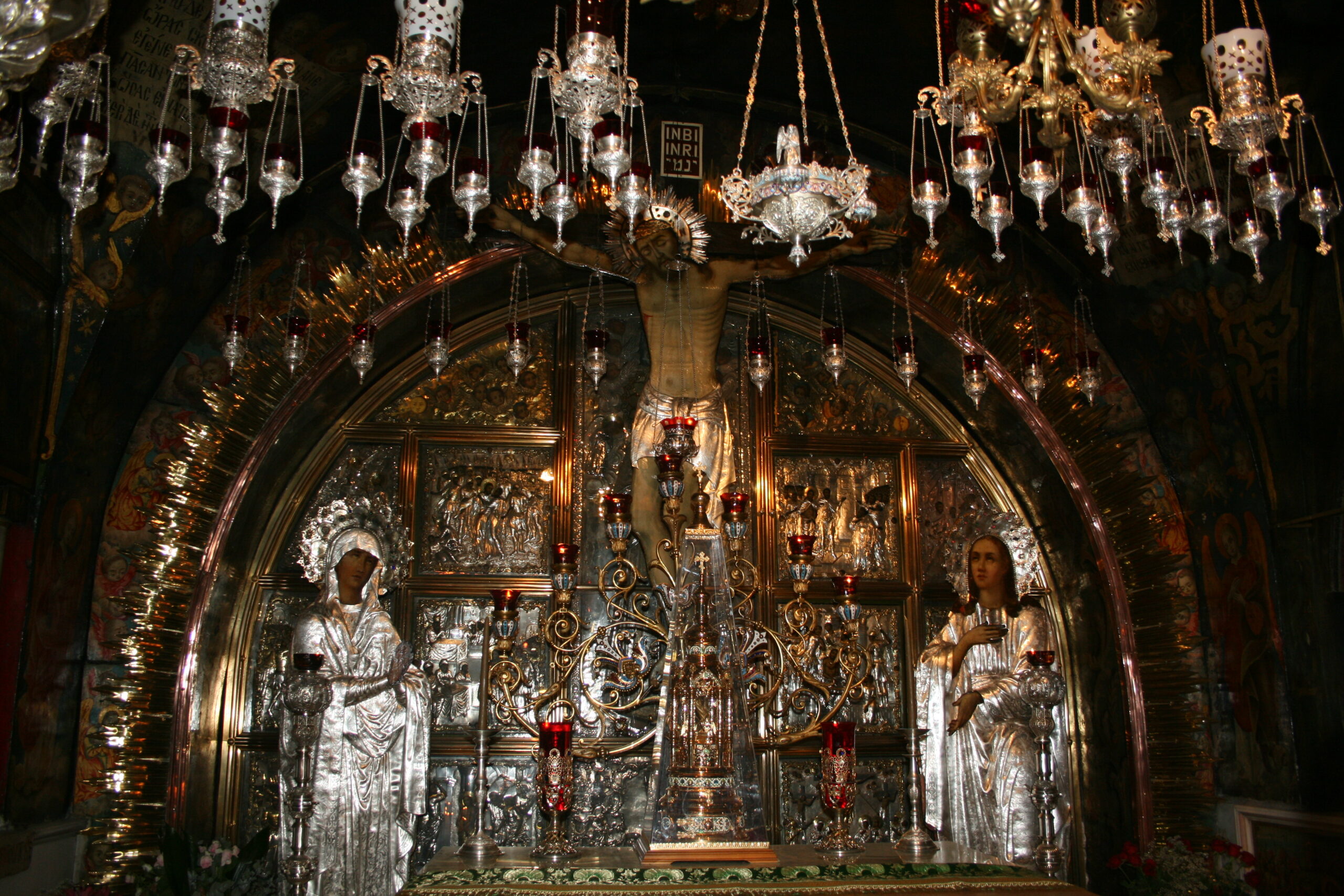 Interior de la Iglesia del Santo Sepulcro en Jerusalén